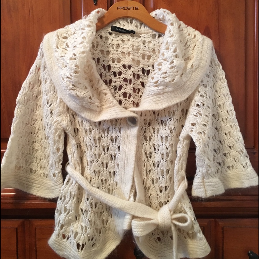 Arden B white crochet/ knitted soft wool sweater.